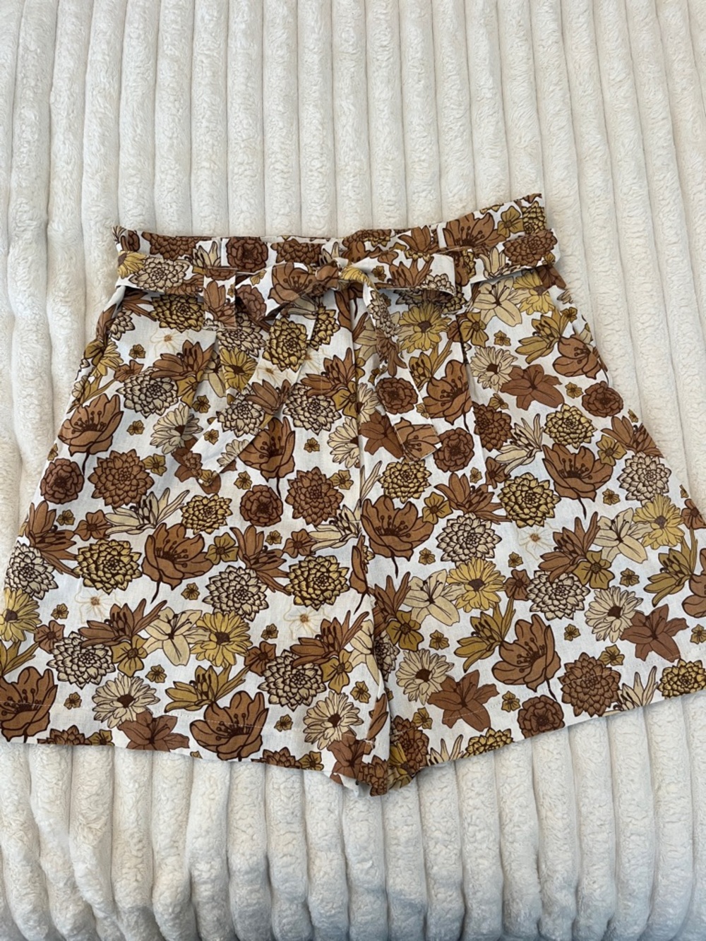 C&C California linen Brown & Cream Floral Paperbag Shorts